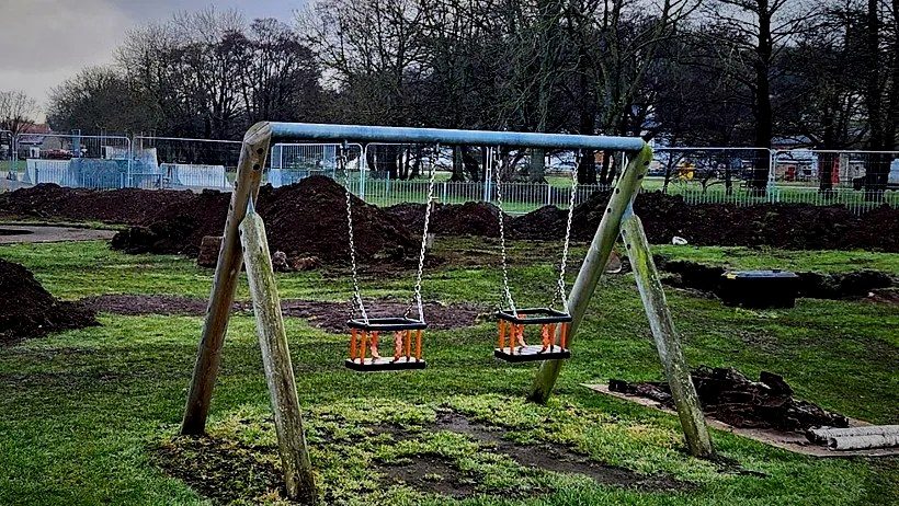 Schockierende Entdeckung im Kinderspielplatz: 176 explosive Munition entdeckt - BlauBahn