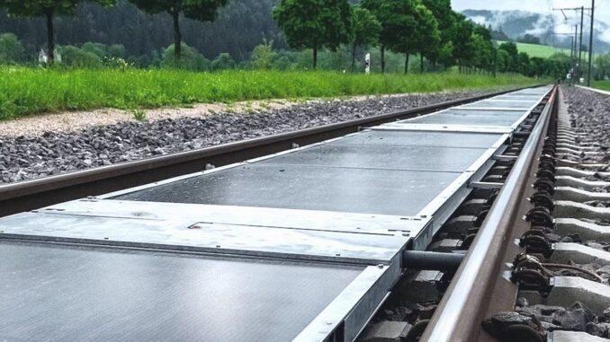 Schweizer Eisenbahn werden zu Solarstromkraftwerken - BlauBahn